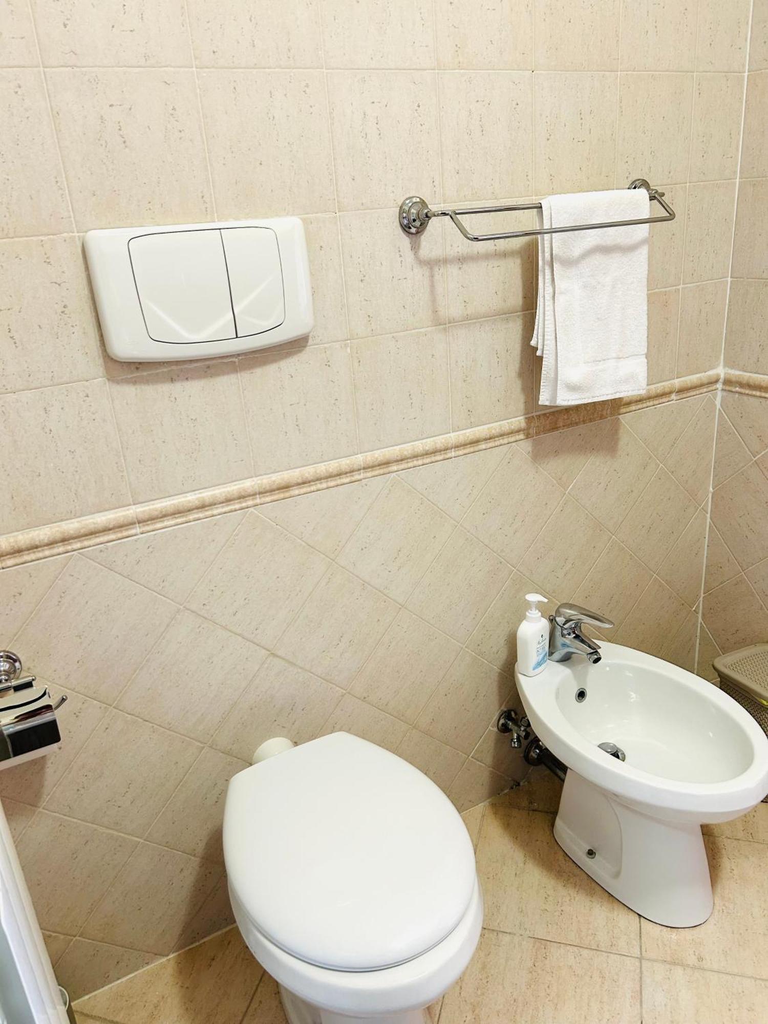 The House Room Aeroporto Fiumicino Eksteriør billede